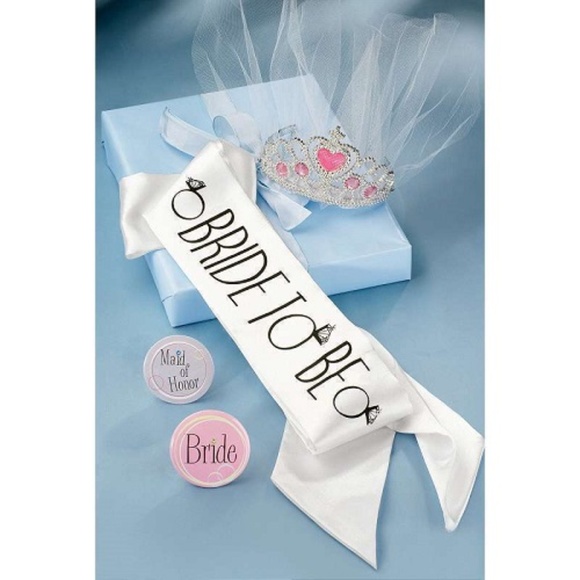 Bridal Bachelorette Party Kit Sash Tiara Veil MORE - Picture 1 of 4